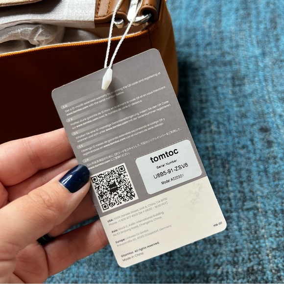 Tomtoc Versatile Switch Daily Crossbody Bag in Orange - Picture 7 of 7